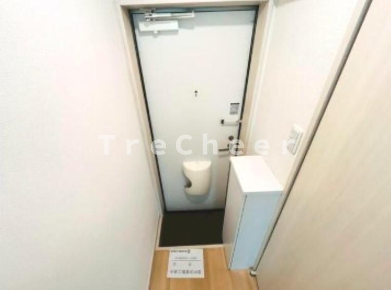トレカーサ下赤塚の玄関