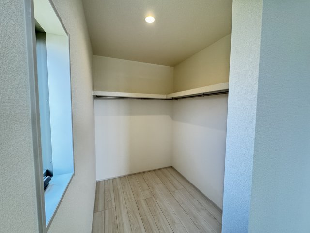 リーブルガーデンS第18渋川金井　5号棟の収納|【イメージ写真】２階洋室1収納です。
ウォークインクローゼット1です！人が入れる程の広さです。