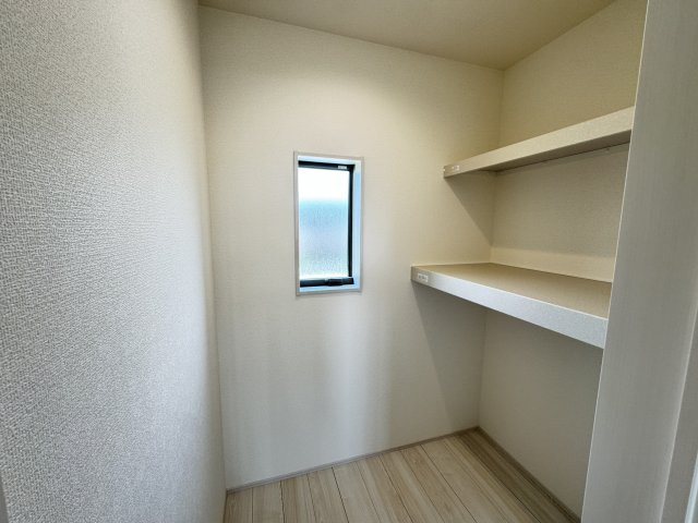 リーブルガーデンS第18渋川金井　5号棟の収納|【イメージ写真】２階洋室1収納です。
ウォークインクローゼット2です！人が入れる程の広さです。