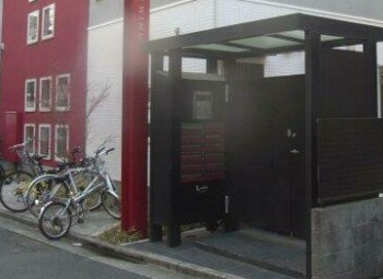 練馬区練馬３丁目のアパートのエントランス
