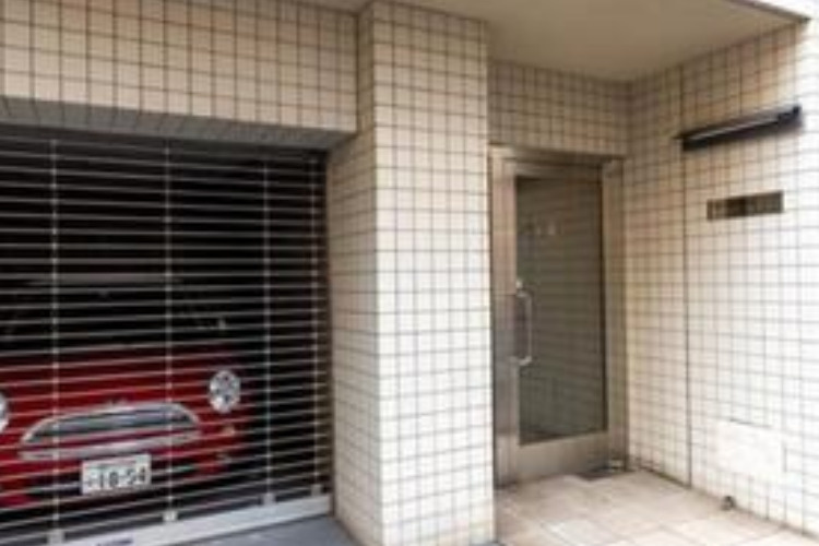ウィンターベルゼームス坂の駐車場