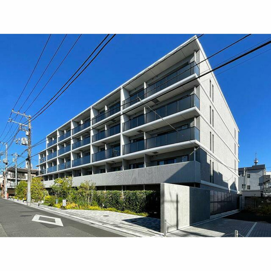 【外観】 | ウエリスアーバン中野坂上 | 鉄筋コンクリート造のがっちりとした建物。