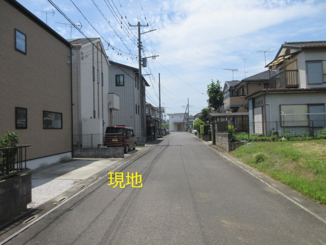 中古戸建　滑川町月の輪6-4-17（リフォーム住宅）の前面道路含む現地写真