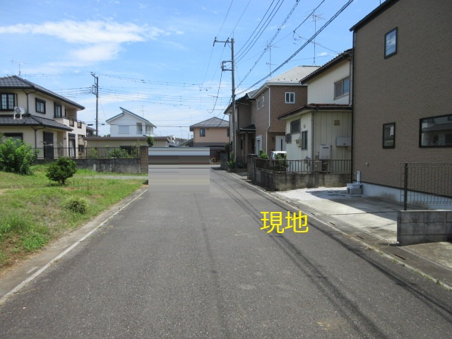 中古戸建　滑川町月の輪6-4-17（リフォーム住宅）の前面道路含む現地写真