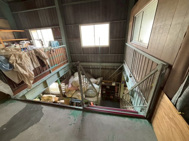 安城市桜井町城阿原　貸倉庫の内装