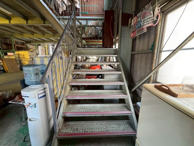 安城市桜井町城阿原　貸倉庫の内装
