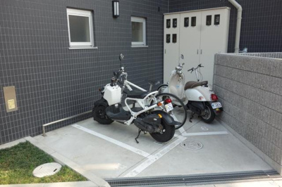 【駐車場】 | エスリード阿波座シティーウエストⅡ | バイク置き場