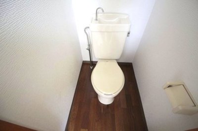 【トイレ】 | イーストウィングオガワ | ※別号室の写真です。
コンパクトで使いやすいトイレです