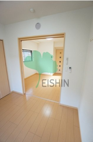 エンブレイス博多駅南の居間・リビング|アレンジ自由自在の広々空間です！