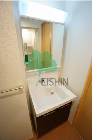 エンブレイス博多駅南の洗面所|シンプルで使いやすい洗面台です！