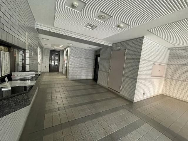 ライオンズマンション東駒形のロビー