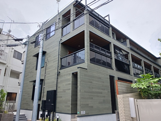 狛江市東和泉１丁目のアパート