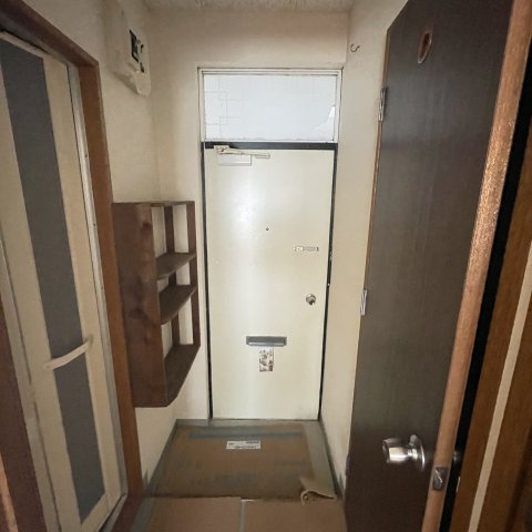 学）ＴＫマンションの玄関