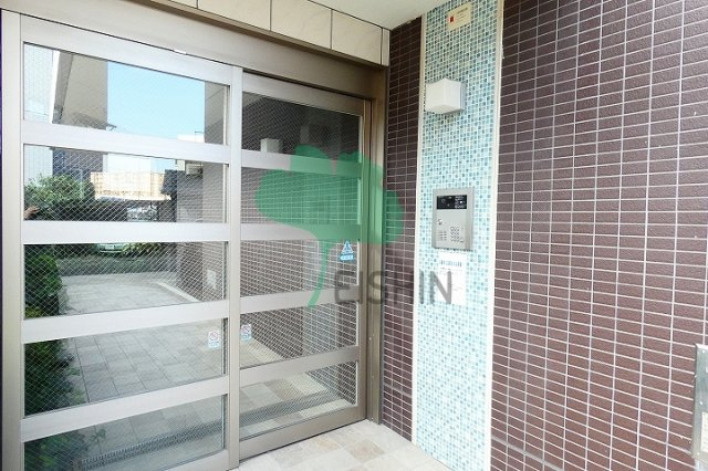 エンブレイス博多駅南のエントランス