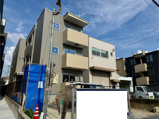 THE NOBLES筥松のエントランス