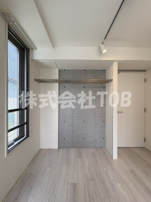 【洋室】 | マコラパレ世田谷 | 洋室5.17帖　収納