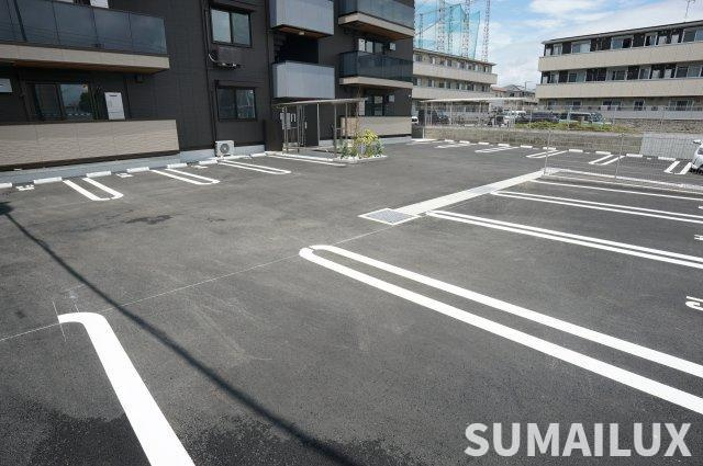 D-ROOM パレットハウスの駐車場