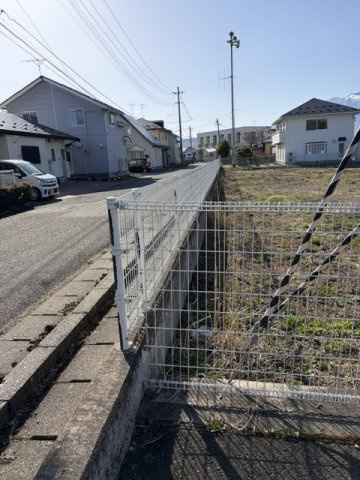 滝沢市葉の木沢山の前面道路含む現地写真