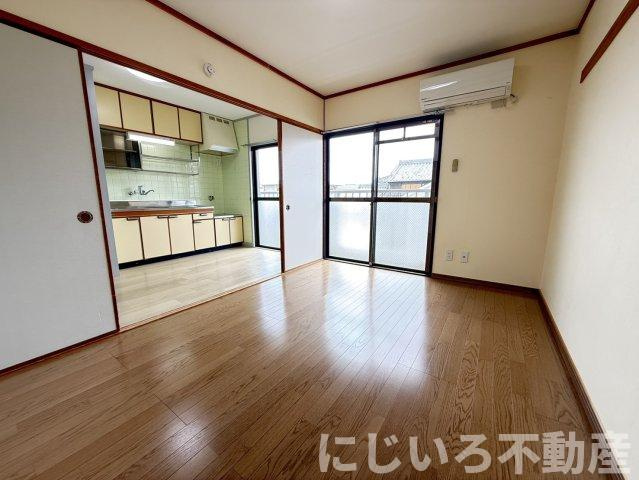見能林ハイツの居間・リビング