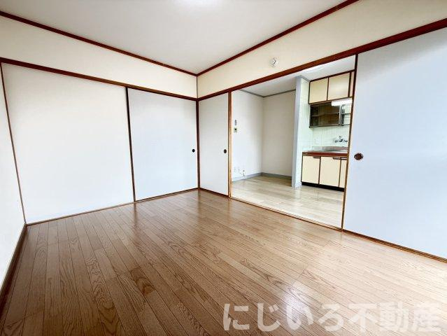 見能林ハイツの居間・リビング