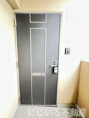 コーポかねきよの玄関