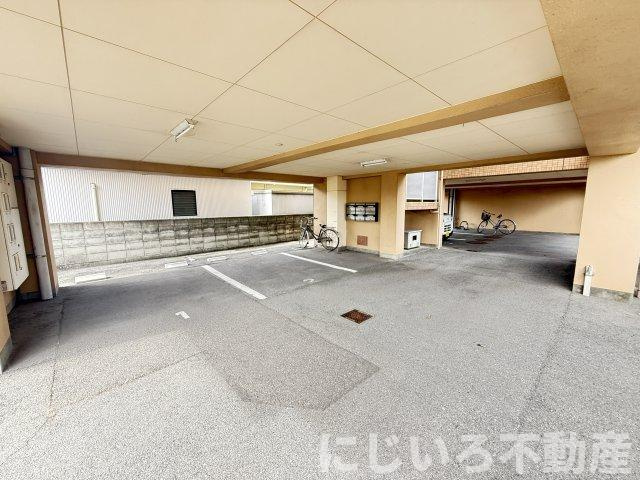 コーポかねきよの駐車場