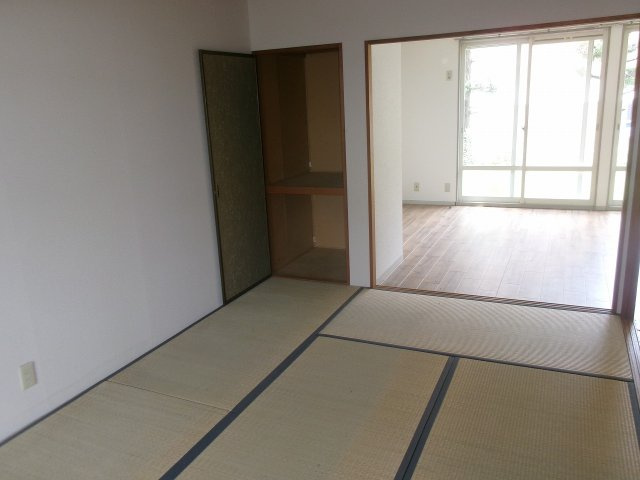 魚住Sハイツ35の和室