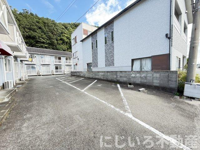 フレグランス　ハイアイランドBの駐車場