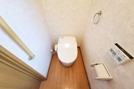 貝塚市窪田　中古戸建のトイレ