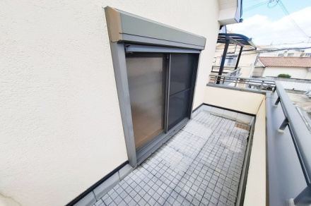 貝塚市窪田　中古戸建のバルコニー|洋室6帖側