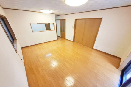 貝塚市窪田　中古戸建の居間・リビング|LDK約15帖
