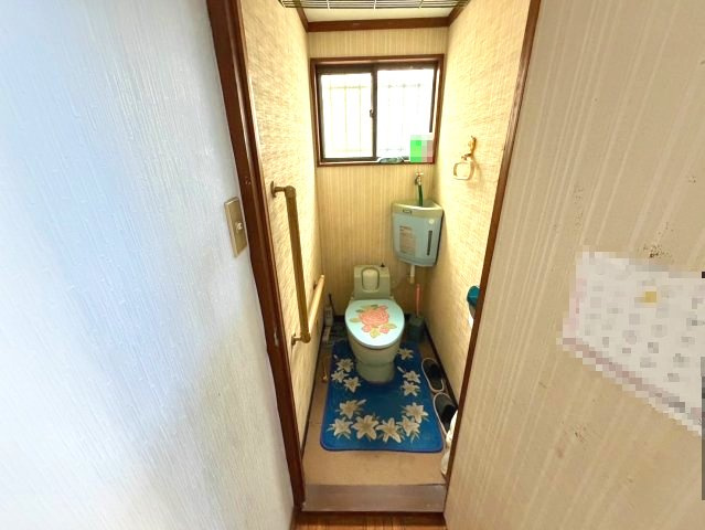 田川市千代町 カーポート　4LDKのトイレ