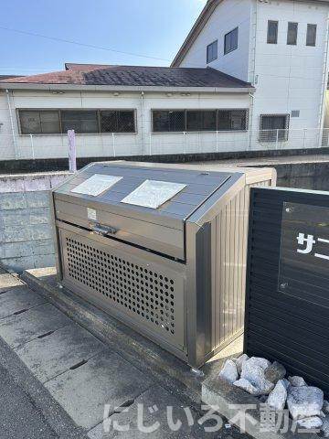 サニースクエア宝田の駐車場