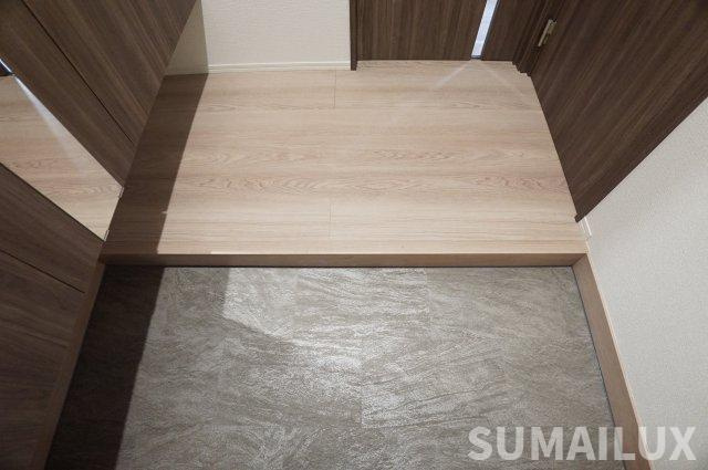 D-ROOM パレットハウスの玄関