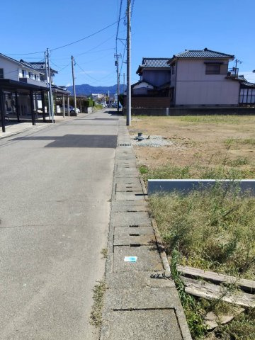 福井市木田3丁目　売地②の前面道路含む現地写真