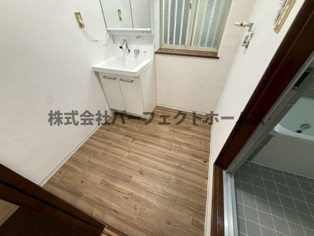 高柳2丁目戸建　賃貸の洗面所|スペースが確保できる洗面所です