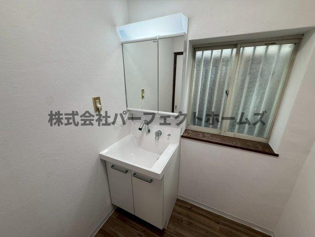 高柳2丁目戸建　賃貸の独立洗面台|朝の支度にも助かる、独立の洗髪洗面化粧台