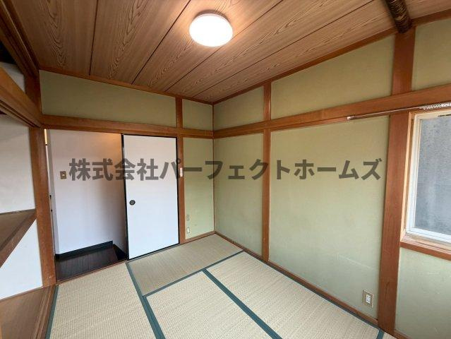 高柳2丁目戸建　賃貸の和室|明るい和室です