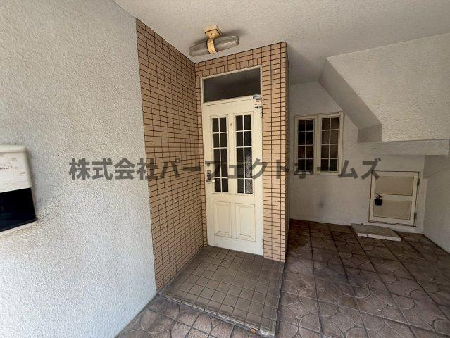 高柳2丁目戸建　賃貸のエントランス|清潔なエントランスです