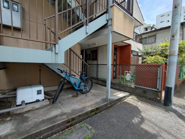 上田辺マンションのエントランス