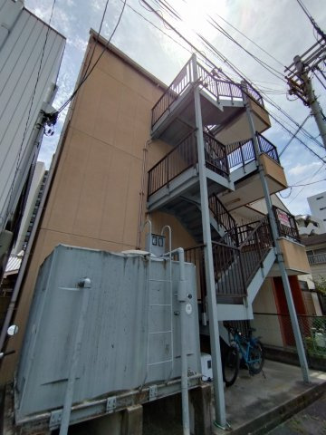 上田辺マンションの外観