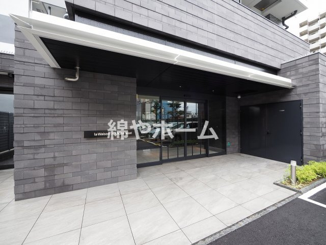 エスリード難波VALOREのエントランス|建物の内部です