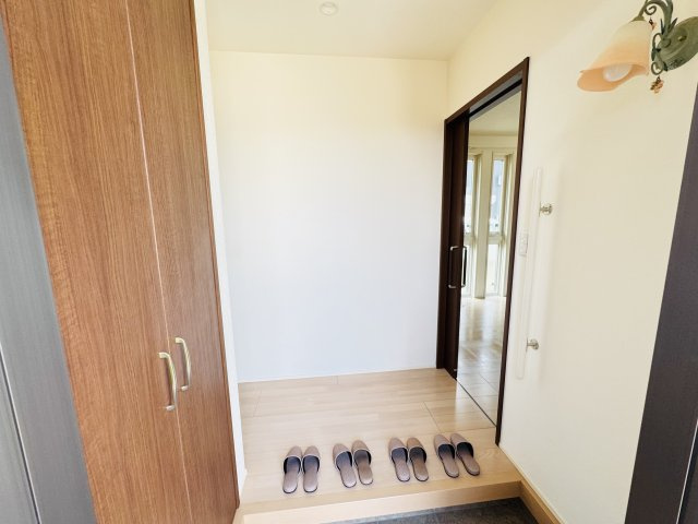 高崎市吉井町下長根　中古住宅の玄関|高崎市吉井町下長根　中古住宅