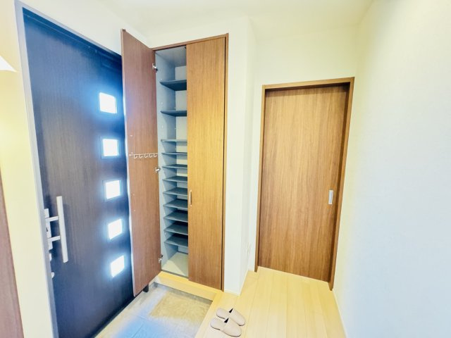 高崎市吉井町下長根　中古住宅の玄関|高崎市吉井町下長根　中古住宅
