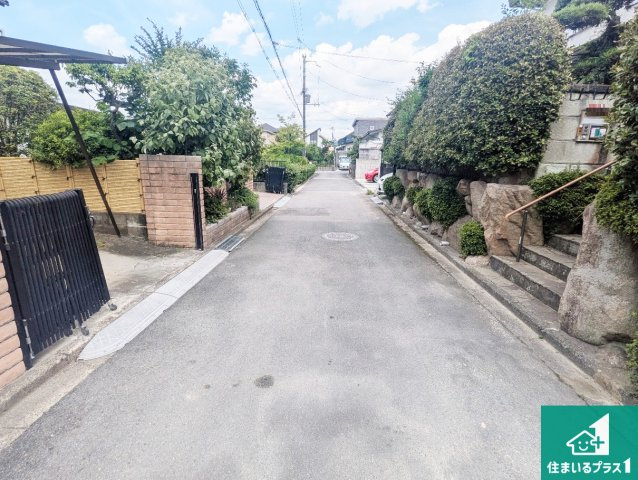 枚方市長尾台　第1期　新築一戸建ての前面道路含む現地写真|周辺は落ち着いた街並みの住宅地！子育てがしやすい住環境です！まだ未完成ですが、現地でしかわからない事もございます。是非一度ご覧ください。