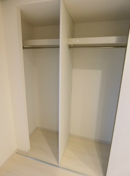 調布市八雲台１丁目の賃貸マンションの収納