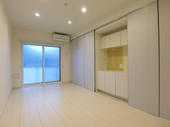 調布市八雲台１丁目の賃貸マンションの居間・リビング