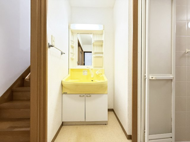 薊野東町T戸建ての独立洗面台