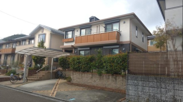 高知市春野町南が丘7丁目 中古戸建ての前面道路含む現地写真