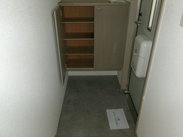 グランドール谷田川の玄関